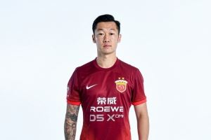 徐新谈东亚杯传球:其实在联赛当中,本土球员有时候也可以多尝试